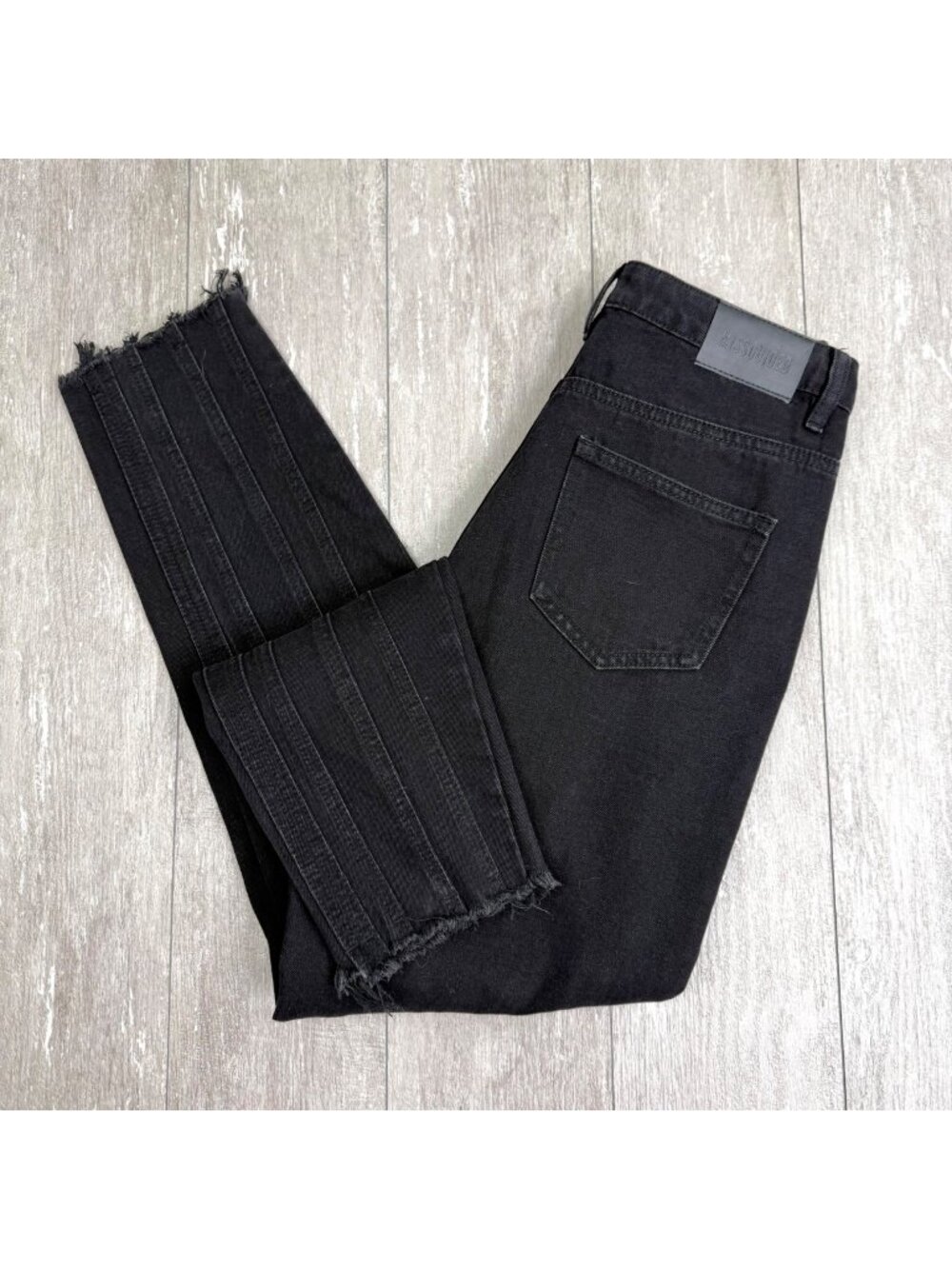 Missguided Riot Seamed High Rise Mom Jean Black Raw Edge Hems Size Medium